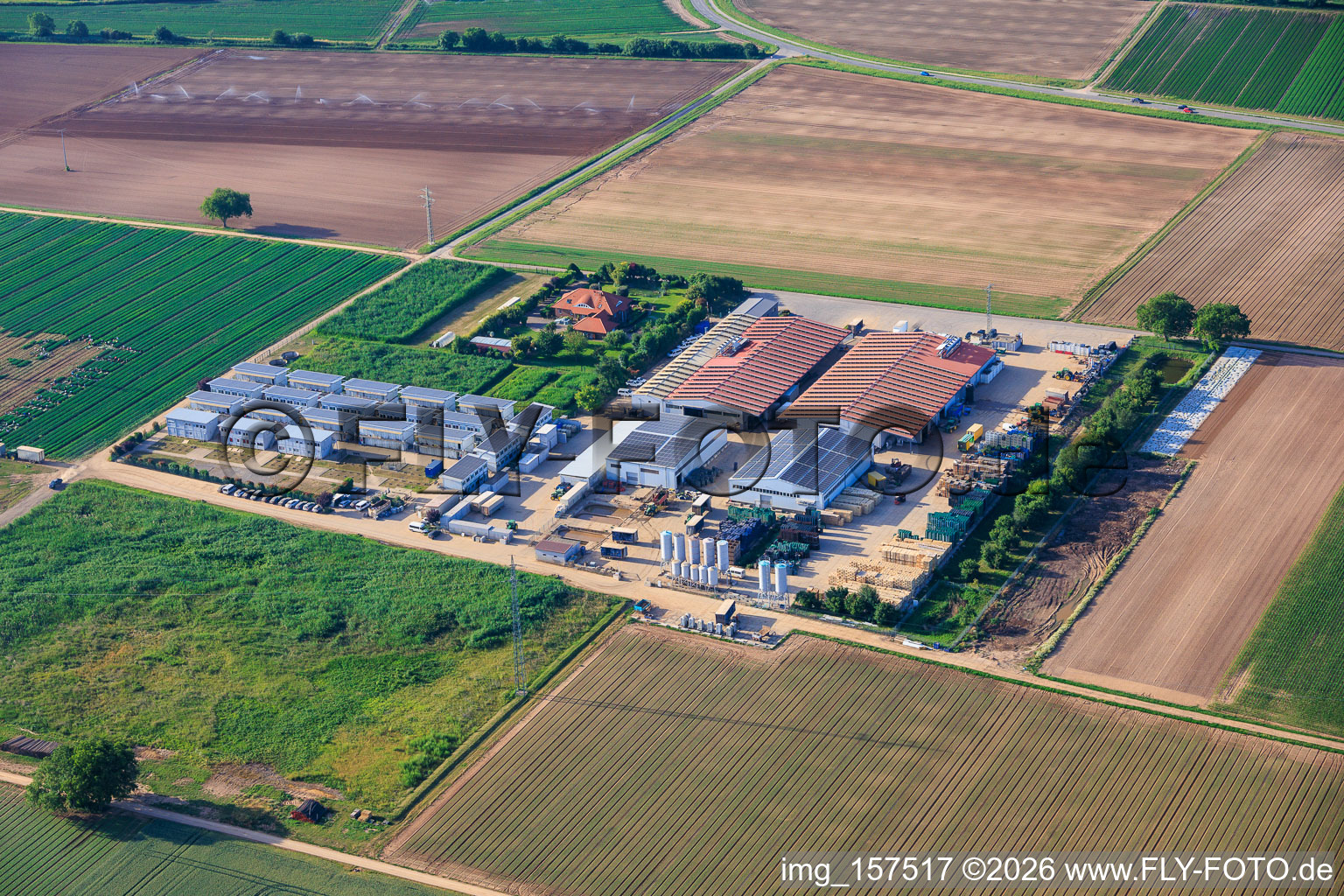 Farmyard, residential containers and vegetable growing halls - Dieter Stubenbordt in Zeiskam in the state Rhineland-Palatinate, Germany