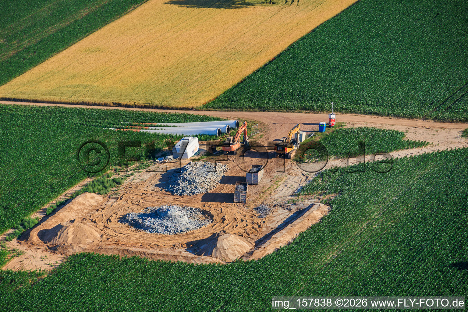 Demolition and dismantling of the four old installations (GE 1.5) from 2004 after repowering of the wind farm Minfeld in Minfeld in the state Rhineland-Palatinate, Germany