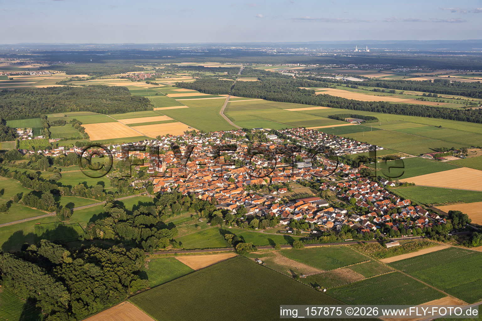 From the northwest in Steinweiler in the state Rhineland-Palatinate, Germany