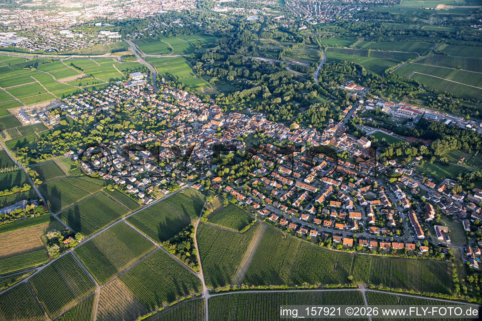 Winegrowing town from the northwest in the district Godramstein in Landau in der Pfalz in the state Rhineland-Palatinate, Germany