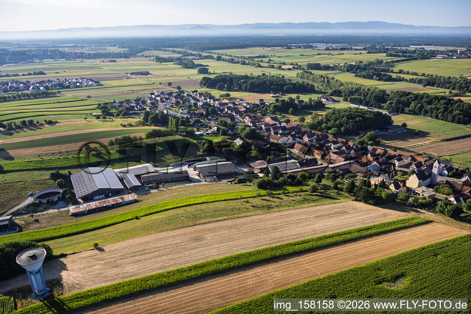 From the northwest in Oberrœdern in the state Bas-Rhin, France