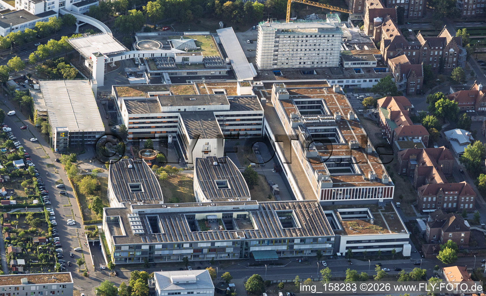 Municipal Hospital (Städtisches Klinikum) Karlsruhe gGmbH: Department of Oral and Maxillofacial Surgery and Franz-Lust Clinic for Pediatric and Adolescent Medicine (Children's Hospital Karlsruhe) in the district Nordweststadt in Karlsruhe in the state Baden-Wuerttemberg, Germany