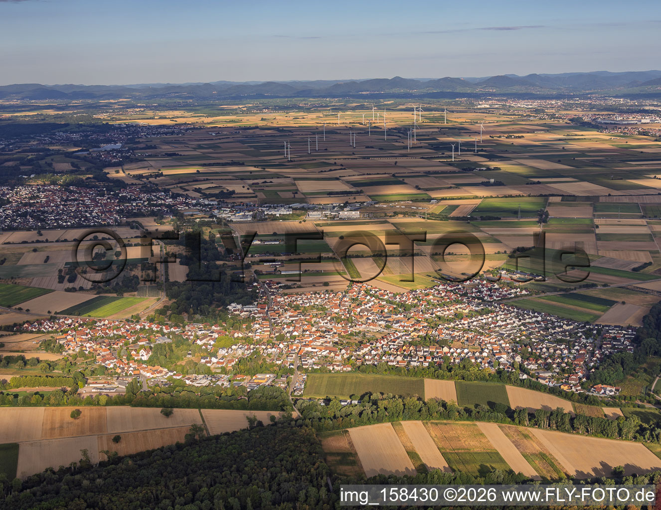 From the east in Hördt in the state Rhineland-Palatinate, Germany