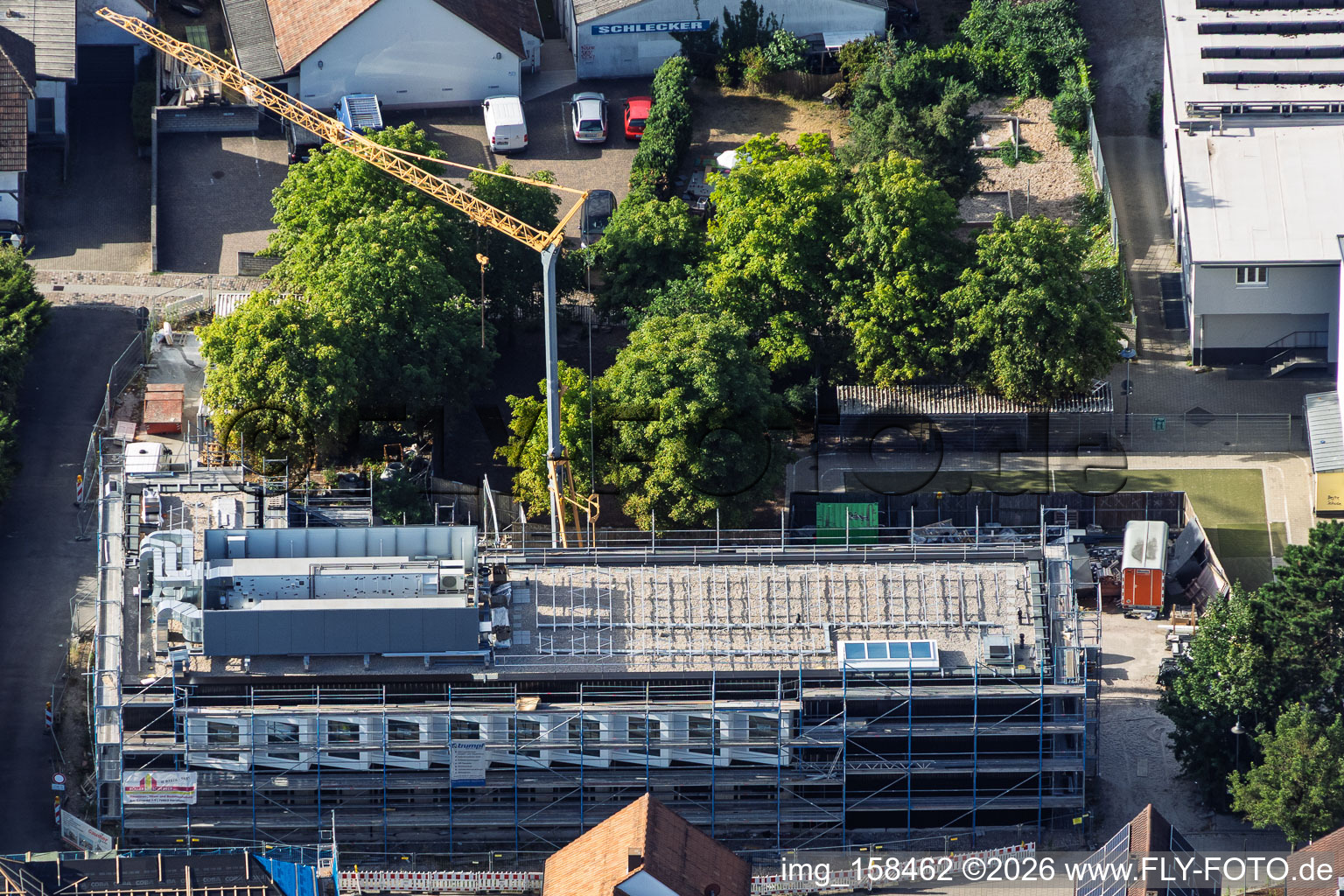 Construction site of the new cafeteria building for the Ludwig-Riedinger Elementary School, commissioned by the municipality of Kandel. Architects: zwo/elf PartmbB. Earthworks: Gaudier Erd- und Rückbau GmbH. Window work: Trumpf Metallbau GmbH. Landscape architecture: Bauer.Landschaftsarchitekten. Building services: Bender+Urich GmbH & Co.KG. Structural engineering: Ingenieurbüro Sikora. Facade work: AS-Fassaden GmbH. Shell construction: Wünschel BAU GmbH. Electrical work: Wieland & Schultz GmbH. Rhineland-Palatinate Ministry of Education, Science, Continuing Education and Culture in Kandel in the state Rhineland-Palatinate, Germany