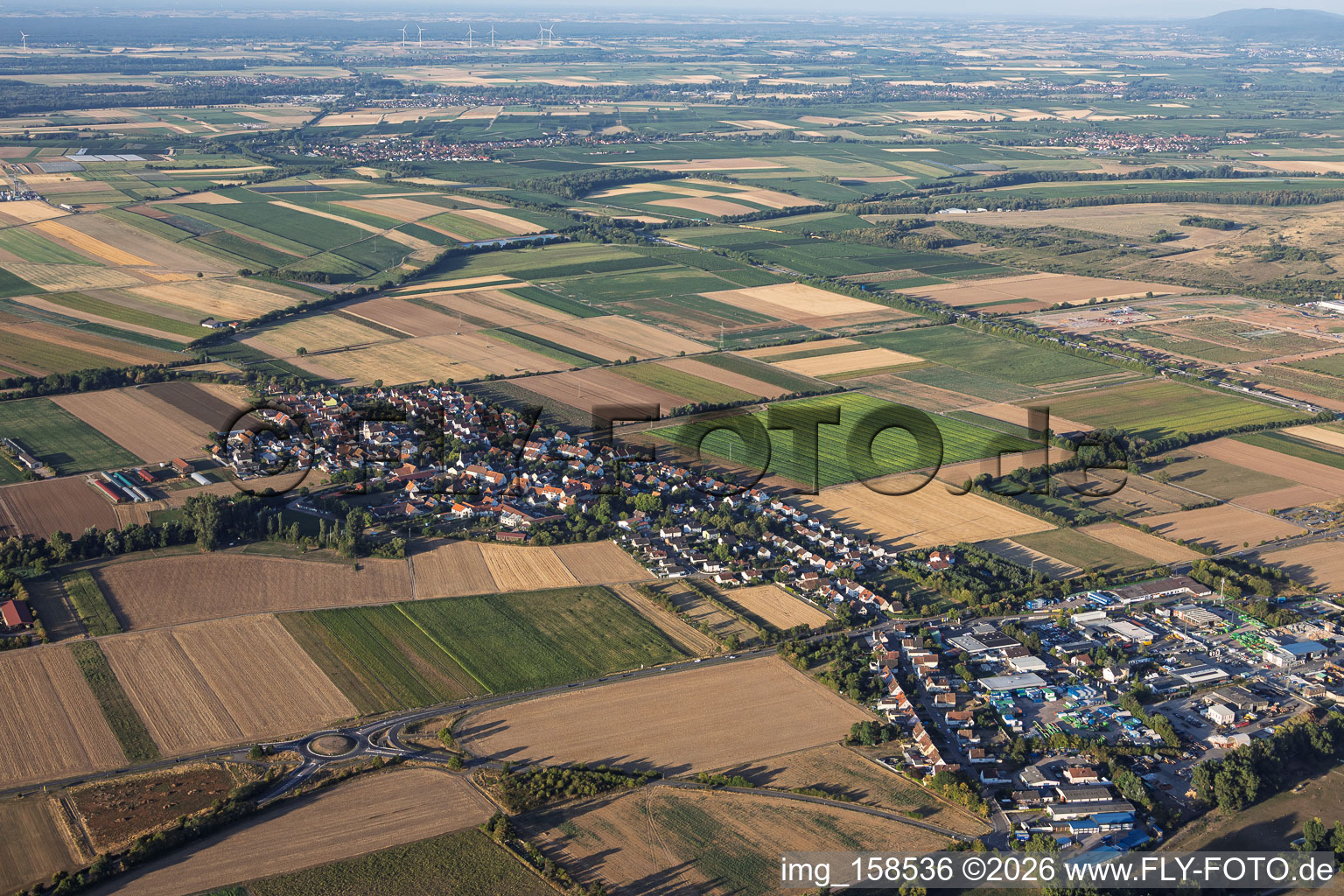 Village view from the northeast in the district Mörlheim in Landau in der Pfalz in the state Rhineland-Palatinate, Germany