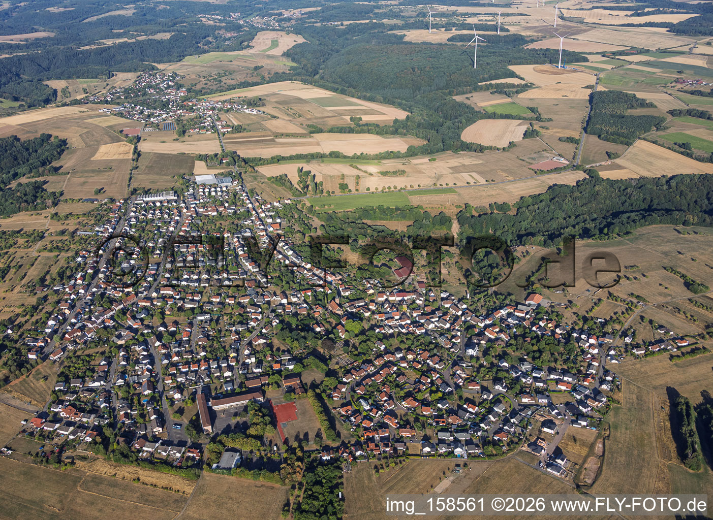 From the east in Vinningen in the state Rhineland-Palatinate, Germany
