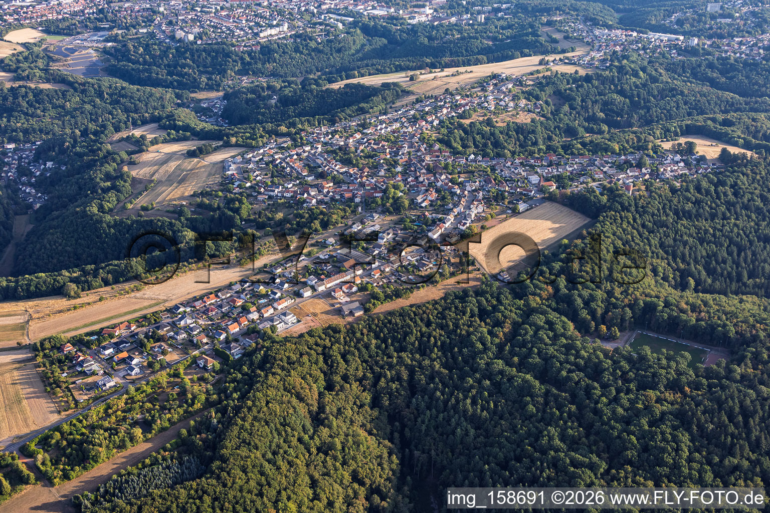 From the south in the district Erlenbrunn in Pirmasens in the state Rhineland-Palatinate, Germany