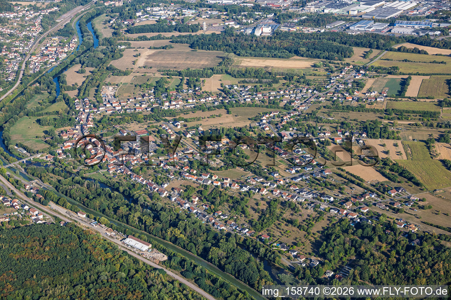 From the southeast in Sarreinsming in the state Moselle, France