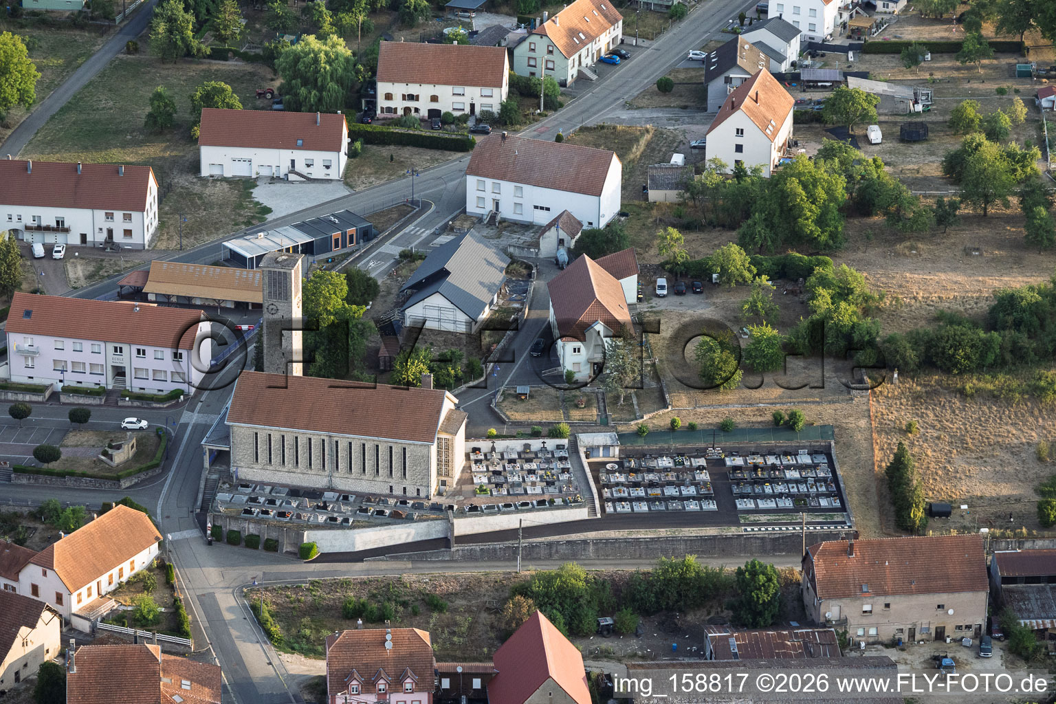 Église Saint Donat and cemetery in Epping in the state Moselle, France