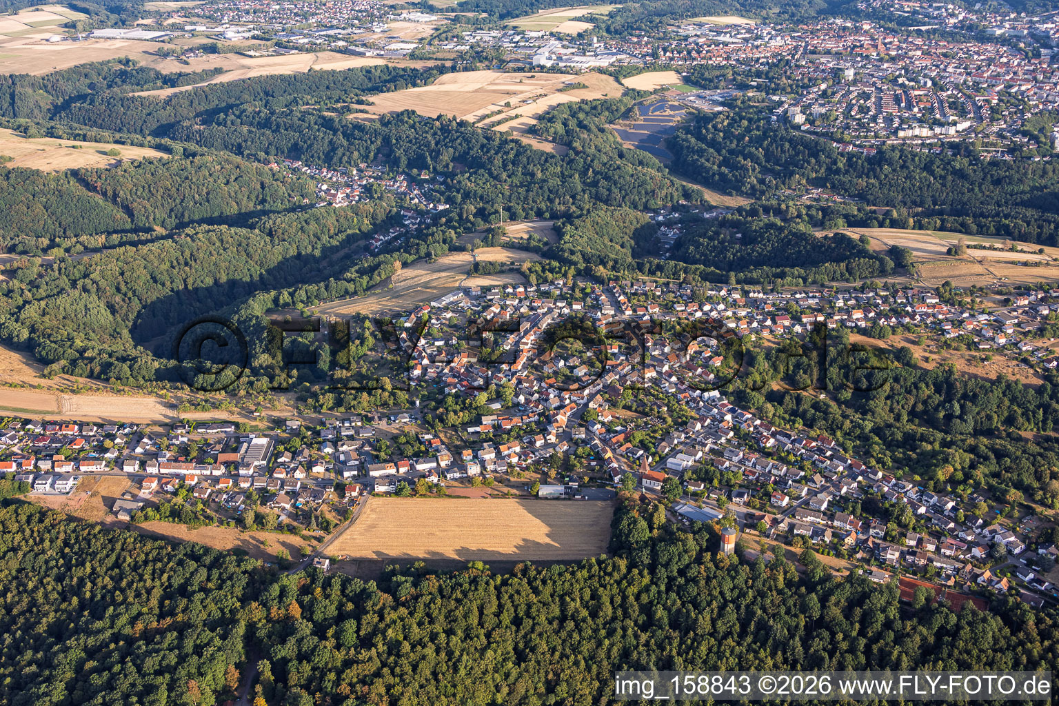 From the southeast in the district Erlenbrunn in Pirmasens in the state Rhineland-Palatinate, Germany