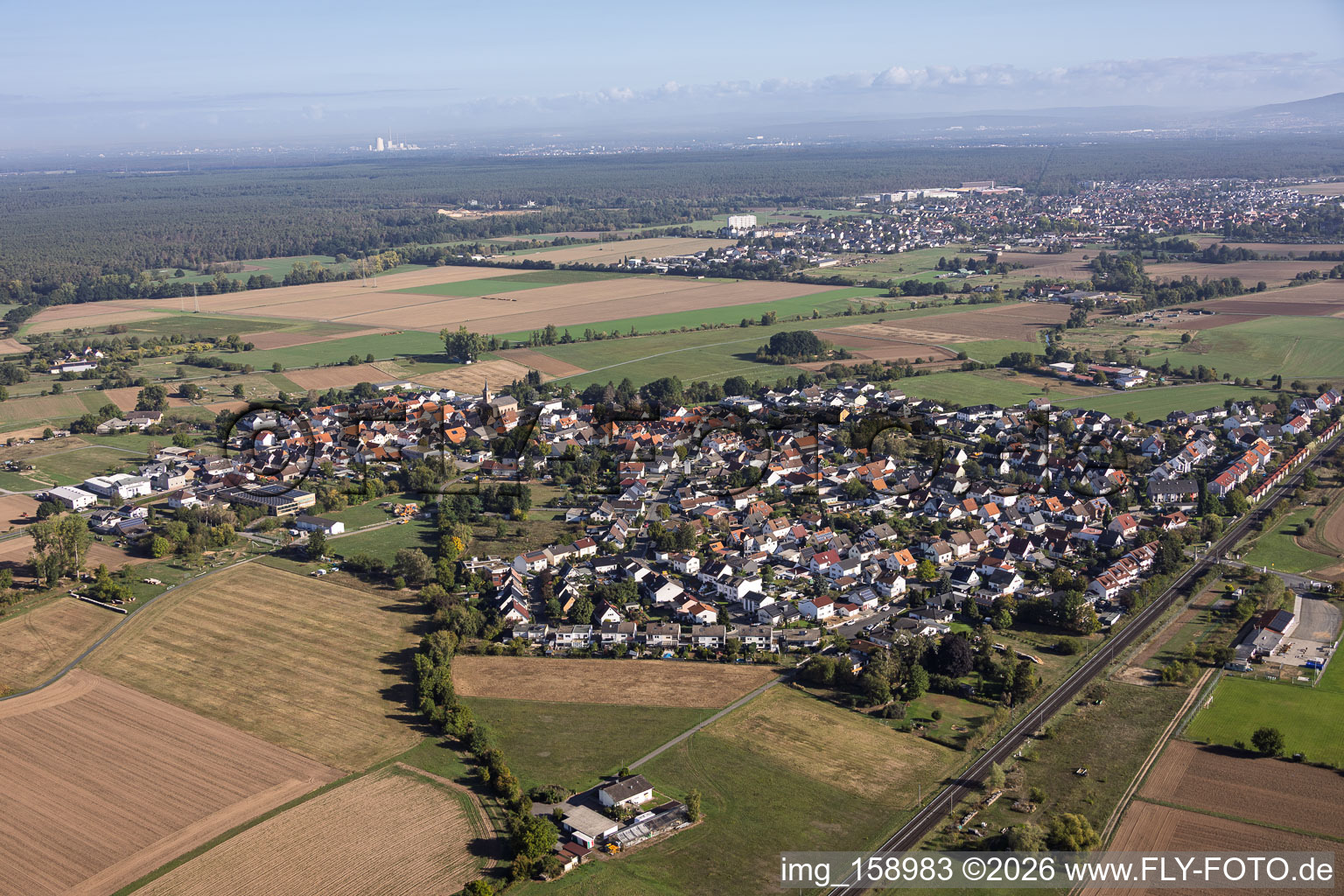 From the southwest in the district Sickenhofen in Babenhausen in the state Hesse, Germany