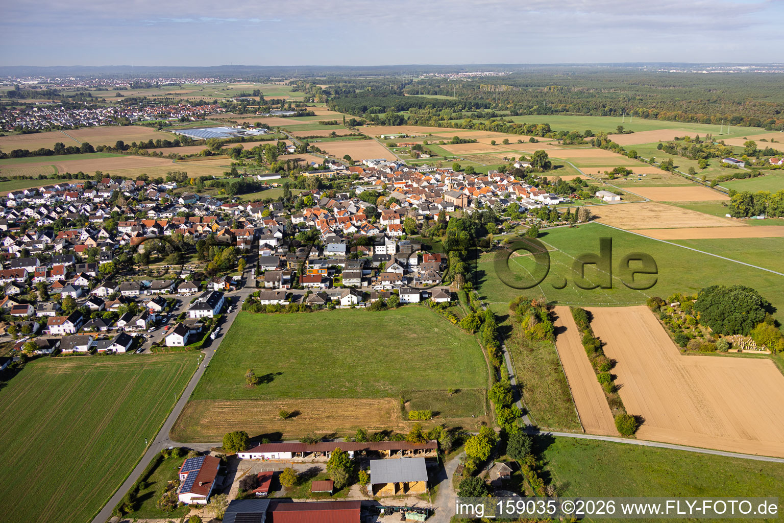 From the east in the district Sickenhofen in Babenhausen in the state Hesse, Germany