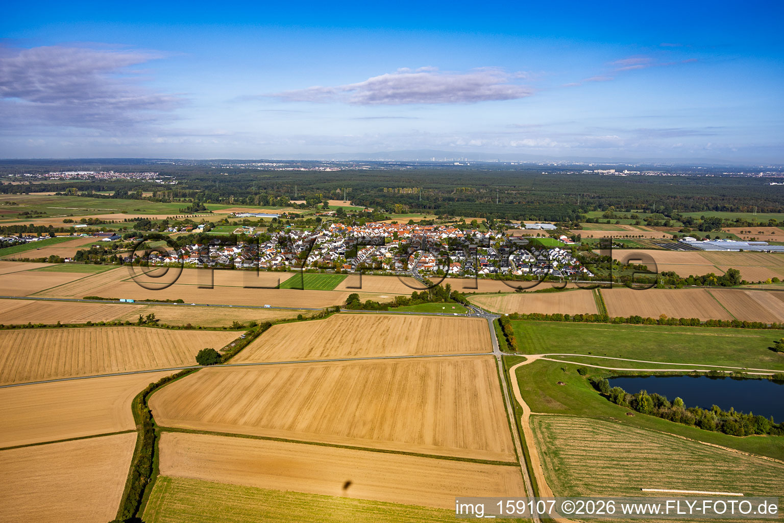From the southeast in the district Hergershausen in Babenhausen in the state Hesse, Germany