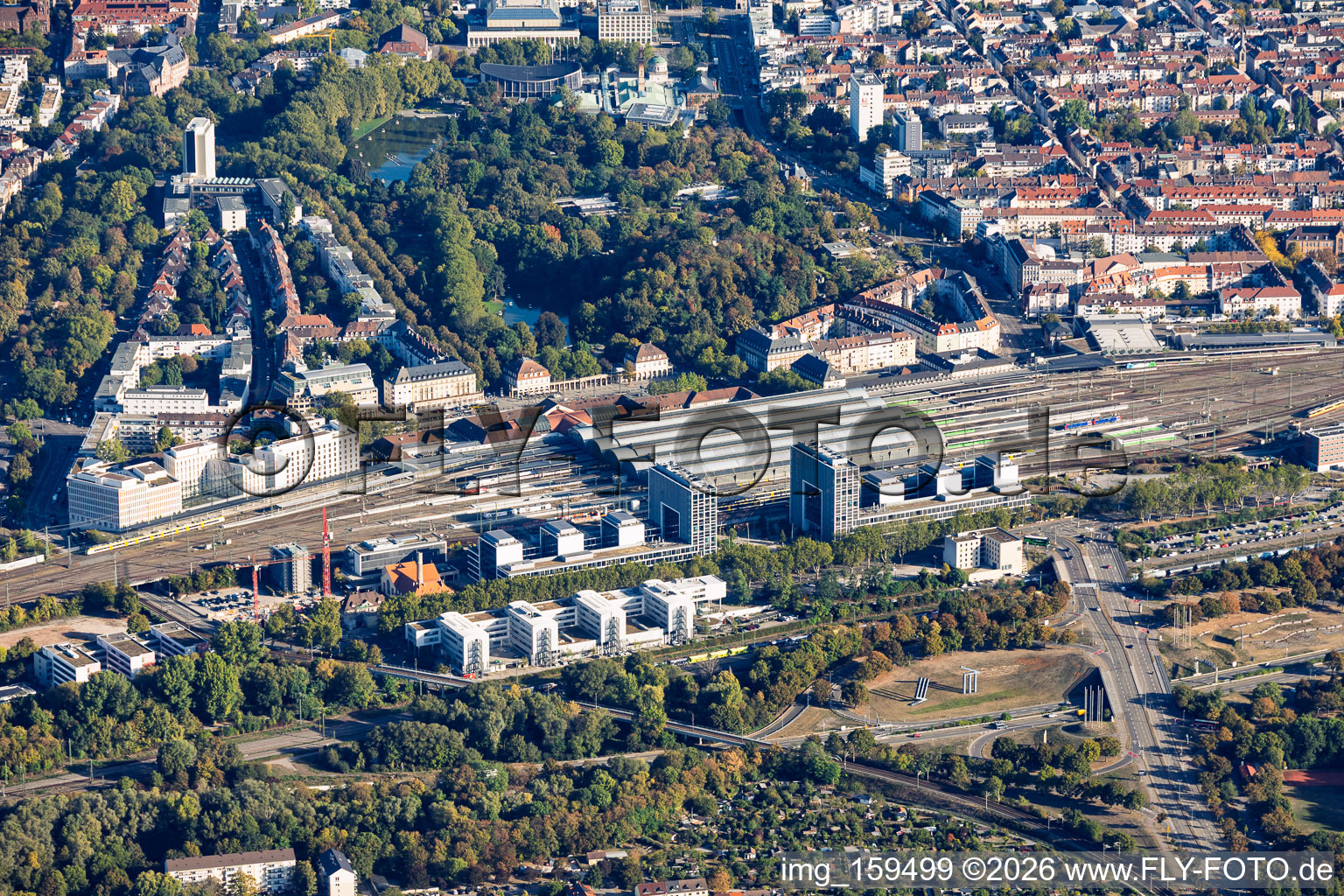 Central Station Karlsruhe between the B10/Südtangente and the Stadtgarten (view from the south) in the district Südweststadt in Karlsruhe in the state Baden-Wuerttemberg, Germany
