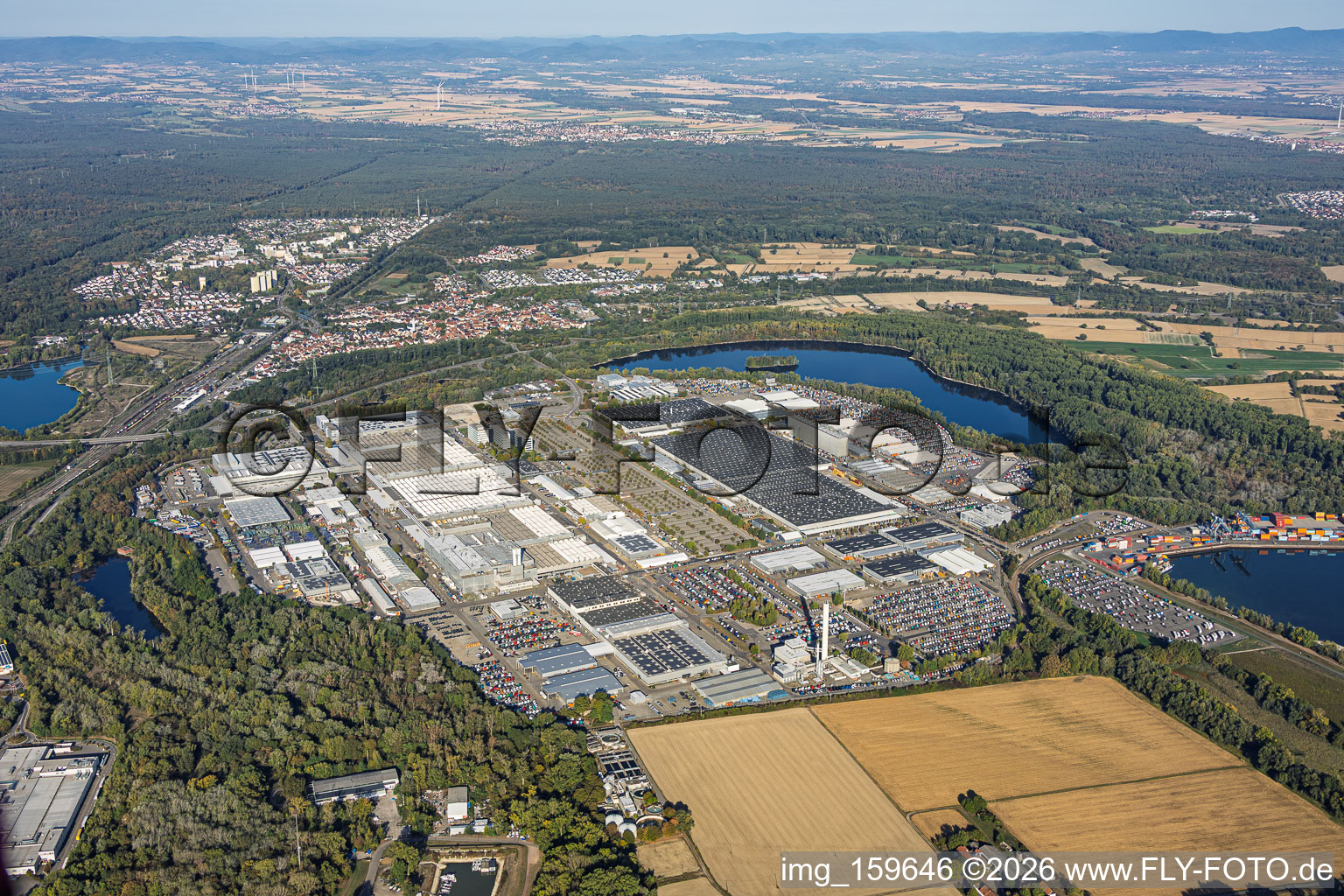 Wörth automotive plant and Industriepark Wörth GmbH (including Daimler Truck AG and the Mercedes-Benz plant), viewed from the southeast in the district Maximiliansau in Wörth am Rhein in the state Rhineland-Palatinate, Germany