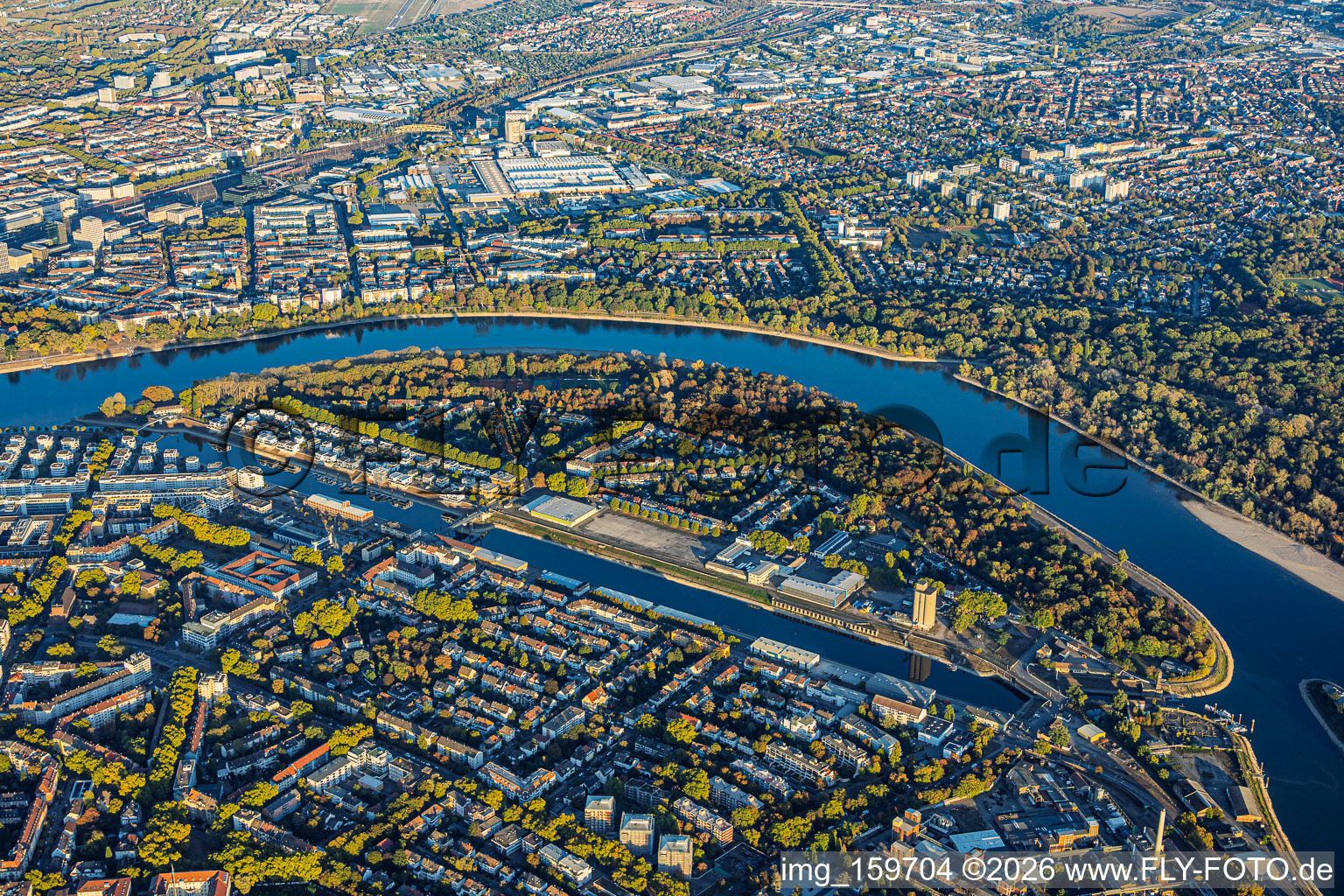 Parkinsel / City Park between Luitpoldhafen and the Rhine riverbank in the district Süd in Ludwigshafen in the state Rhineland-Palatinate, Germany