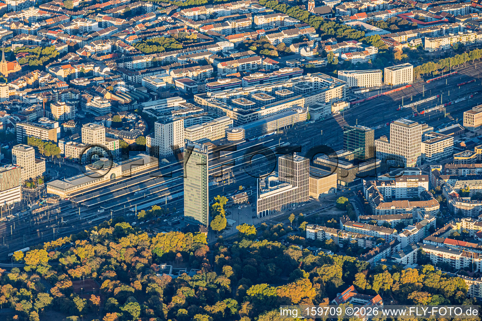 Victoria-Turm high-rise on Helmut-Kohl-Straße (B36) and the railway tracks opposite the Central Station Mannheim in the district Lindenhof in Mannheim in the state Baden-Wuerttemberg, Germany