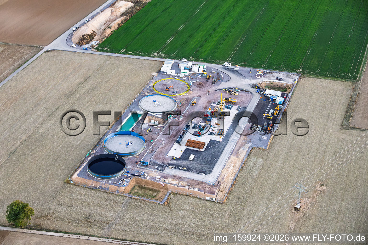 Construction site for the second drilling rig (Rig V10 – Vercana) at Trappelberg—part of Vulcan Energy’s "Lionheart" project—intended for the future climate-neutral heat supply for the city of Landau, as well as lithium extraction and electricity generation via an ORC (Organic Rankine Cycle) plant in Rohrbach in the state Rhineland-Palatinate, Germany