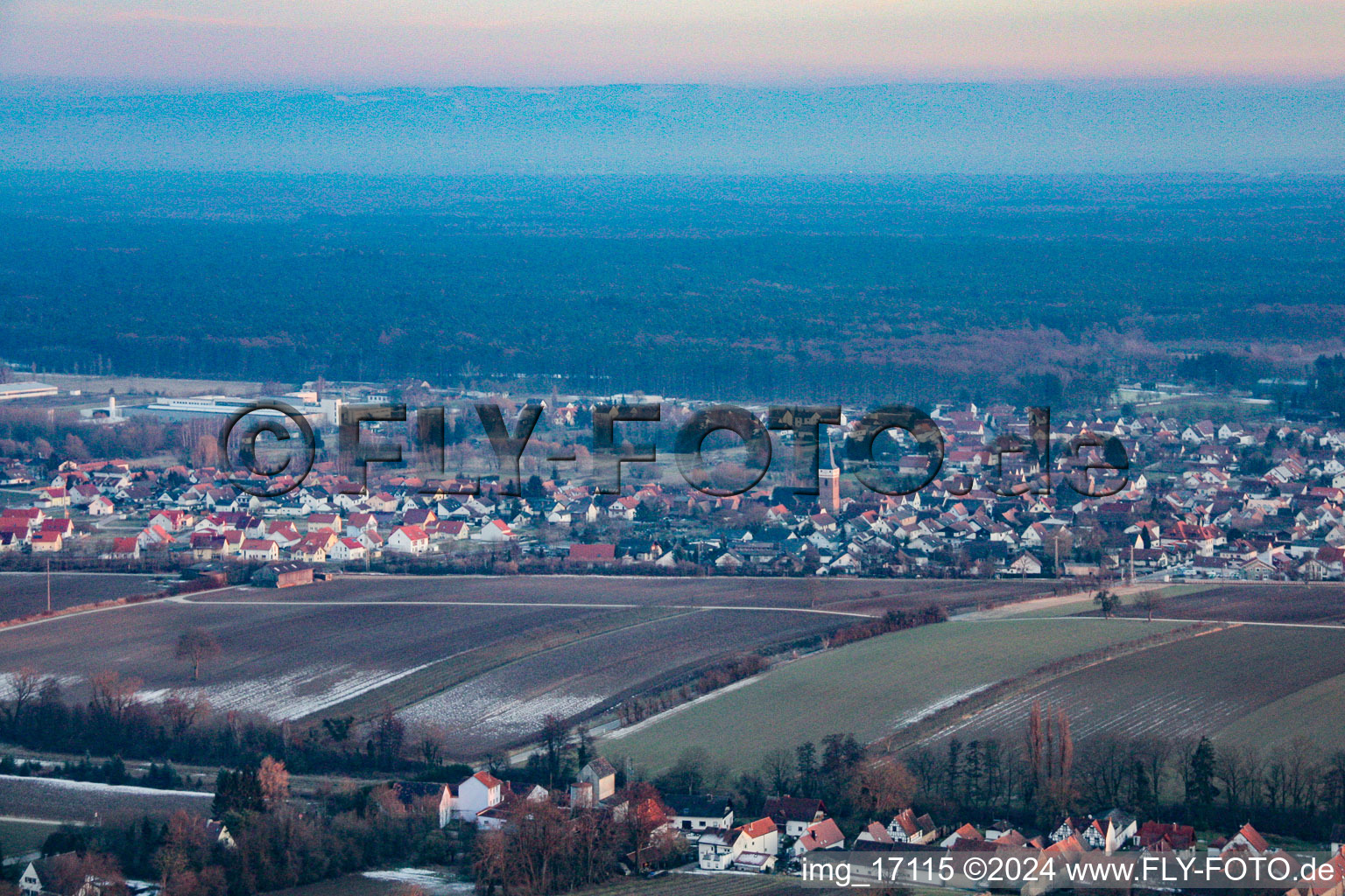 From the north in the district Schaidt in Wörth am Rhein in the state Rhineland-Palatinate, Germany