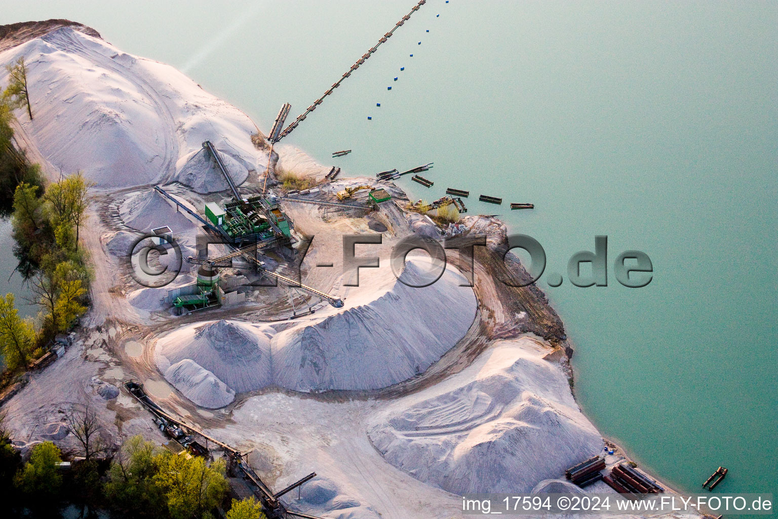 Site and tailings area of the gravel mining of Kieswerk Wolf - Markus Wolf Kieswerk and Transporte in the district Hardtwald in Leimersheim in the state Rhineland-Palatinate