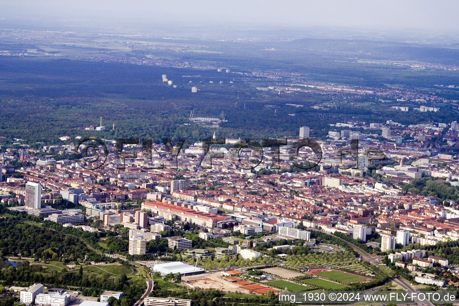 From the south (Europahalle, ZKM) in the district Südweststadt in Karlsruhe in the state Baden-Wuerttemberg, Germany