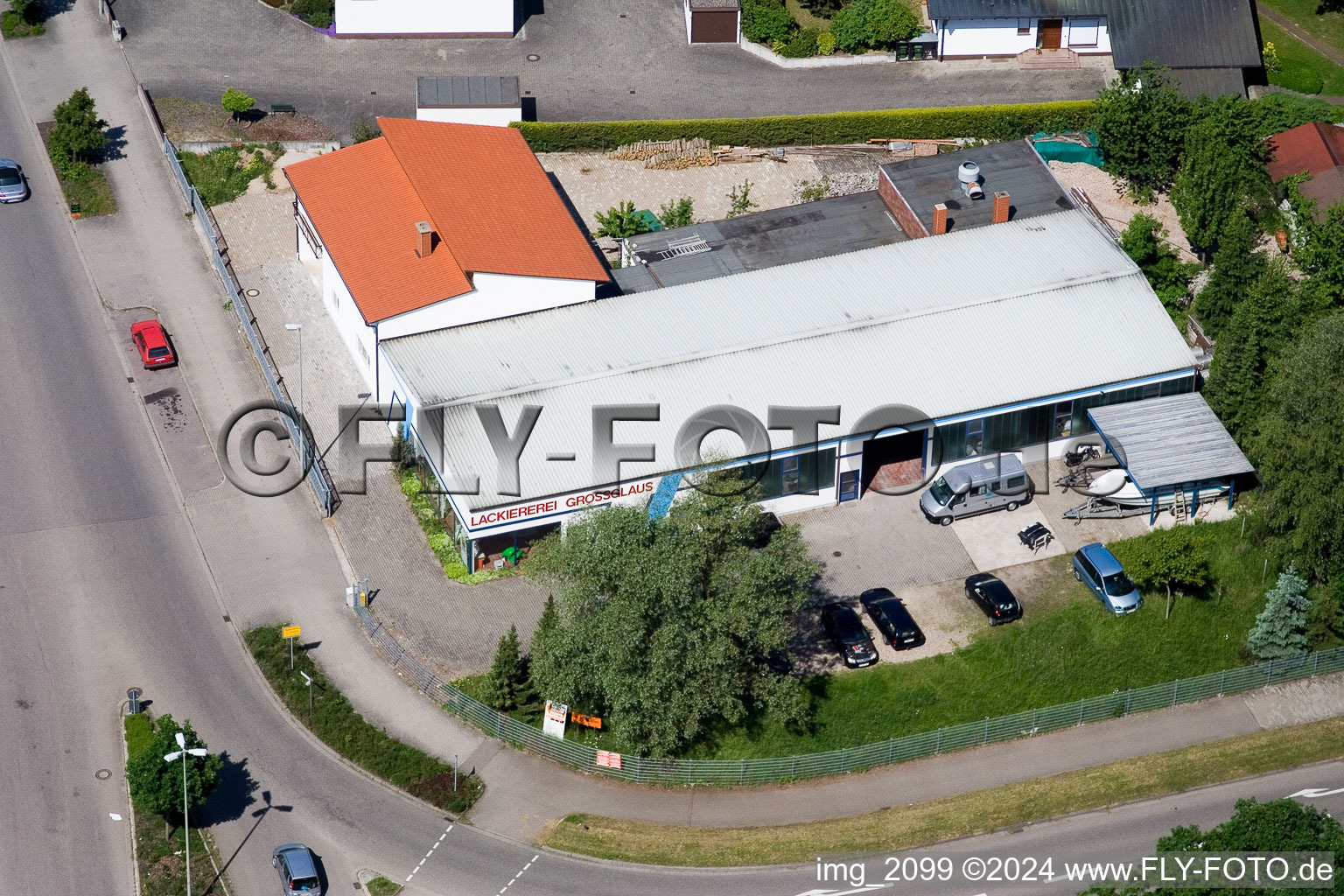 Gross car paint shop in the district Minderslachen in Kandel in the state Rhineland-Palatinate, Germany