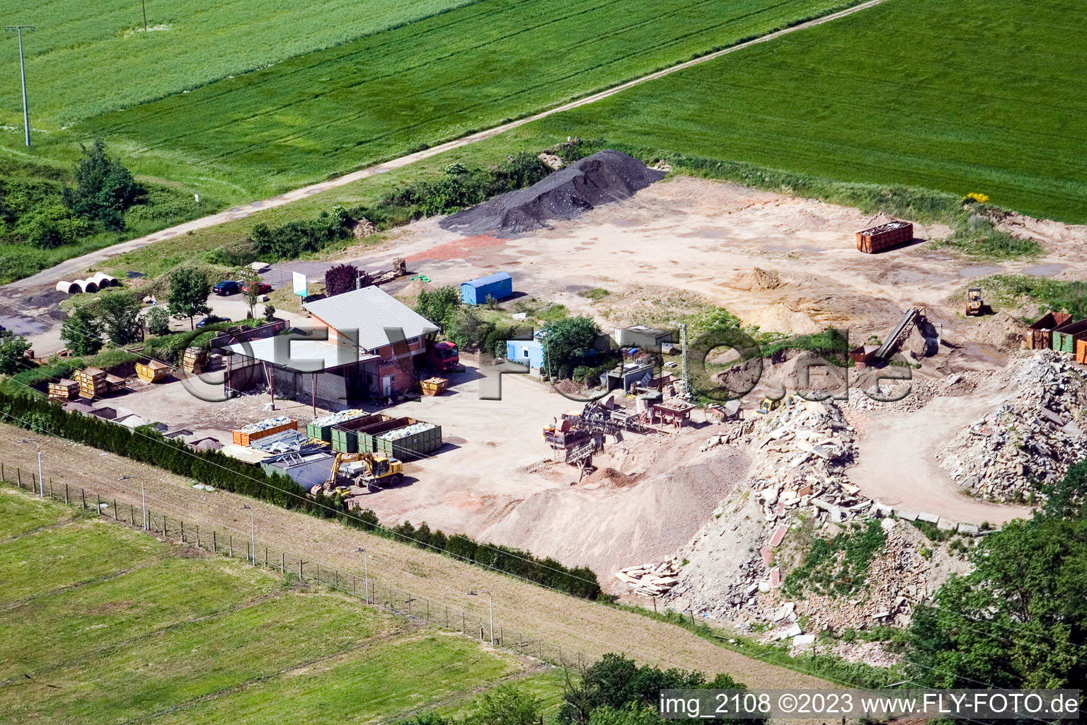 Construction waste recycling Gaudier in the district Minderslachen in Kandel in the state Rhineland-Palatinate, Germany