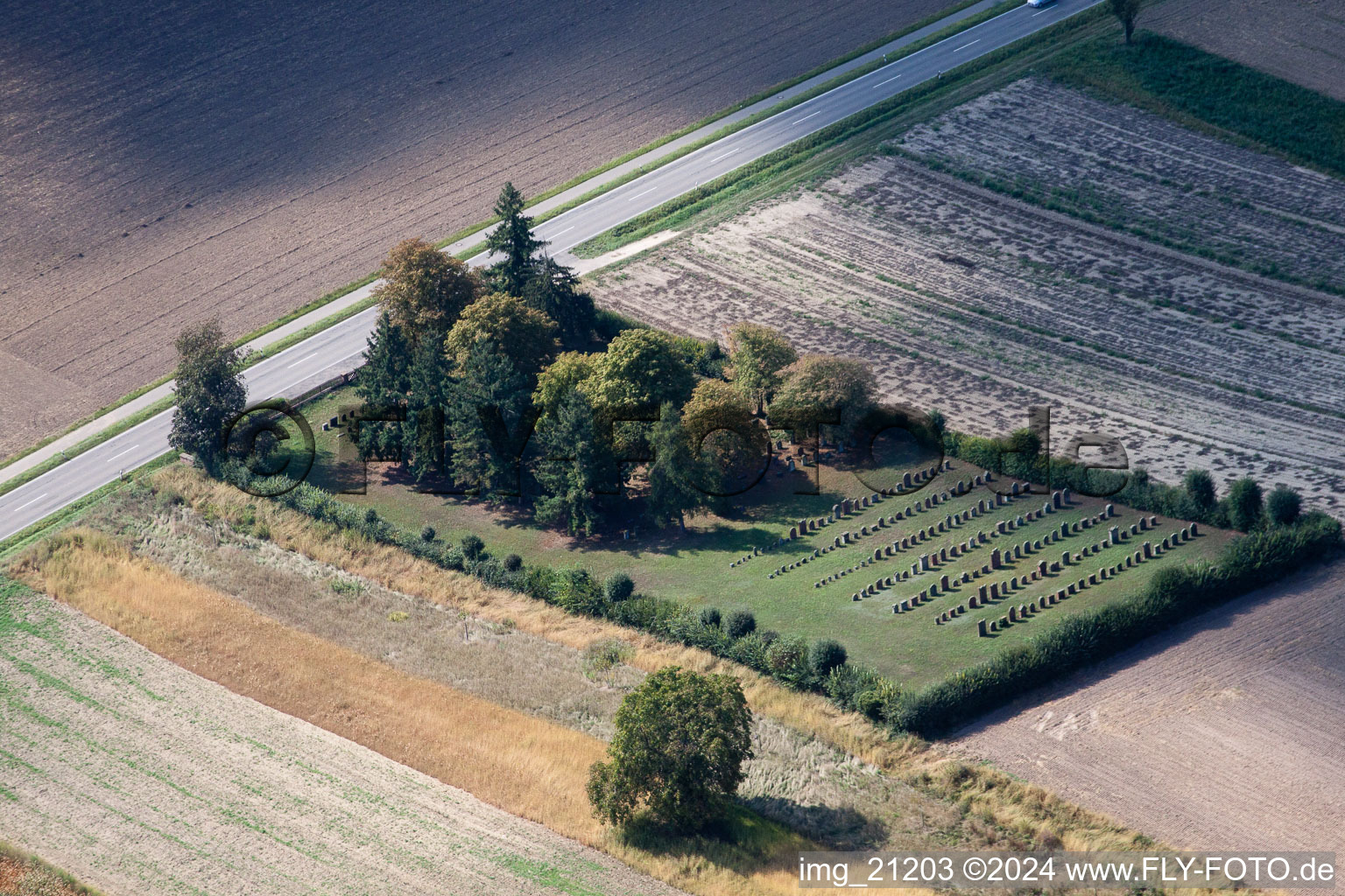 Grave rows on the grounds of the jewish cemetery in Ruelzheim in the state Rhineland-Palatinate