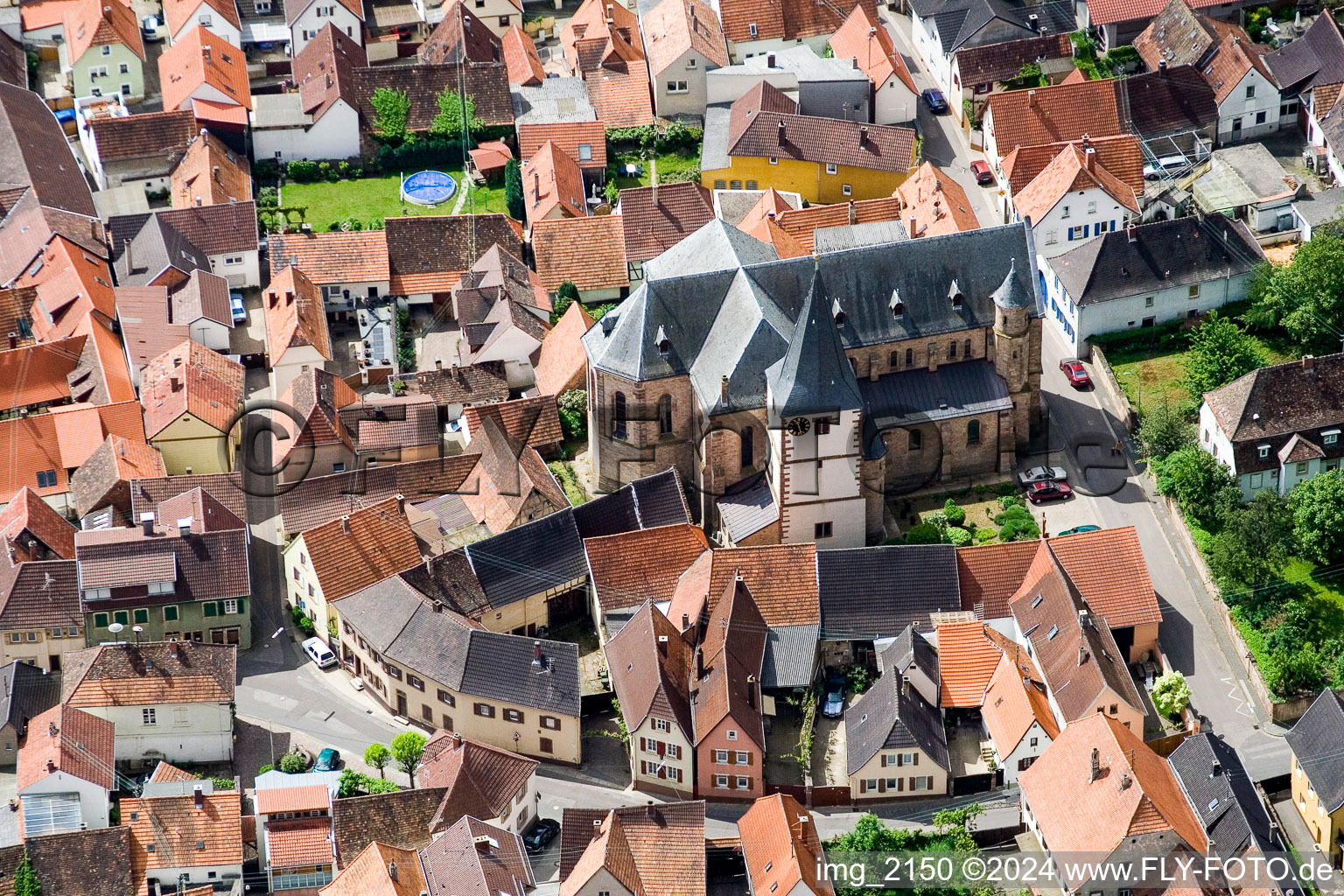 Aerial photograpy of Town View of the streets and houses of the residential areas in the district Arzheim in Landau in der Pfalz in the state Rhineland-Palatinate