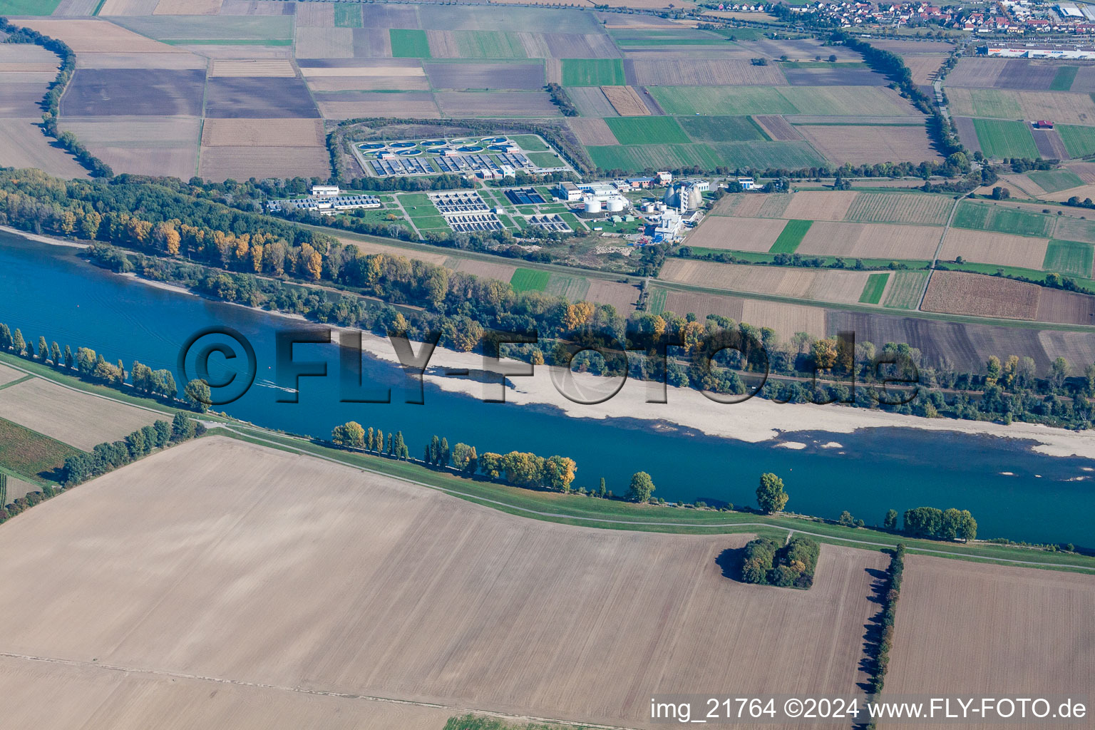 Sand banks of the Rhein and Klaerwerk Sandhofen at the river course in the district Sandhofen in Mannheim in the state Baden-Wurttemberg, Germany