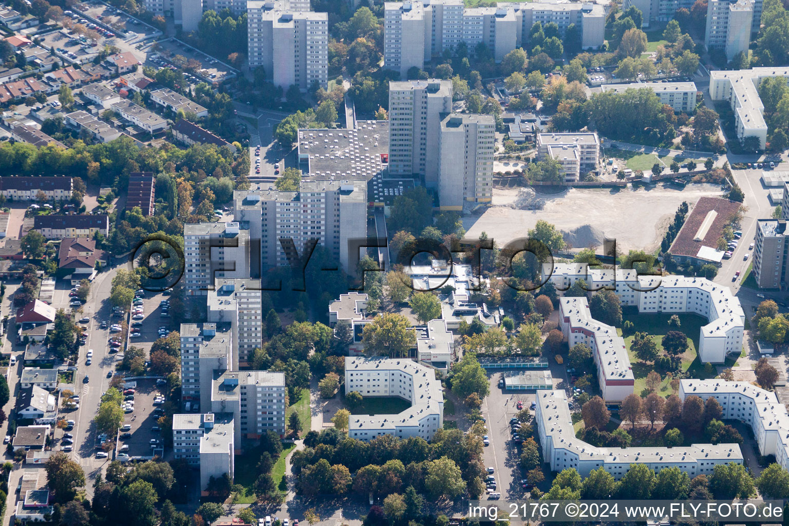 High-rise buildings in the residential area of an industrially manufactured prefabricated housing estate on the London Ring in the district Pfingstweide in Ludwigshafen am Rhein in the state Rhineland-Palatinate, Germany