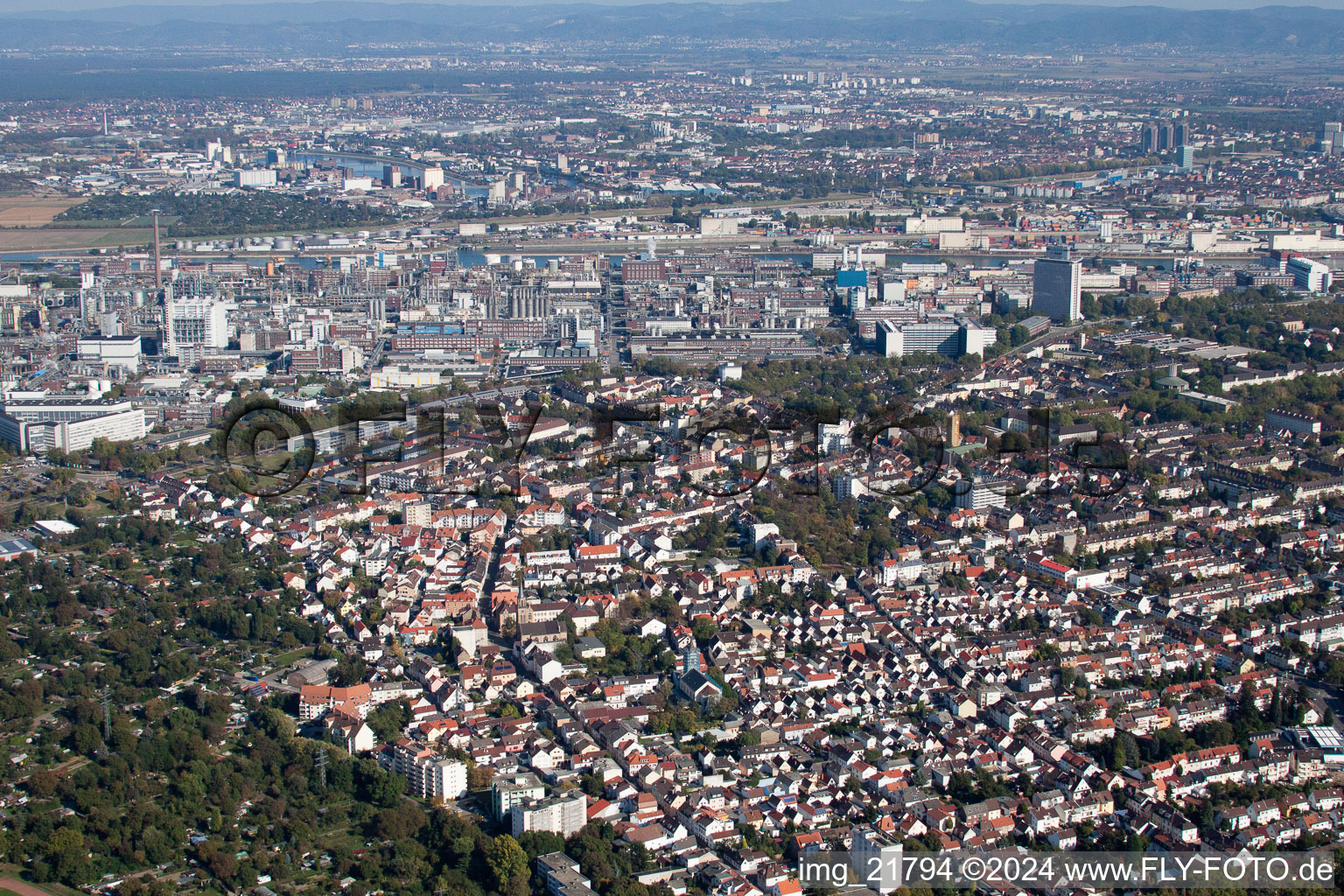 Building and production halls on the premises of the chemical manufacturers BASF behind Friesenheim in Ludwigshafen am Rhein in the state Rhineland-Palatinate