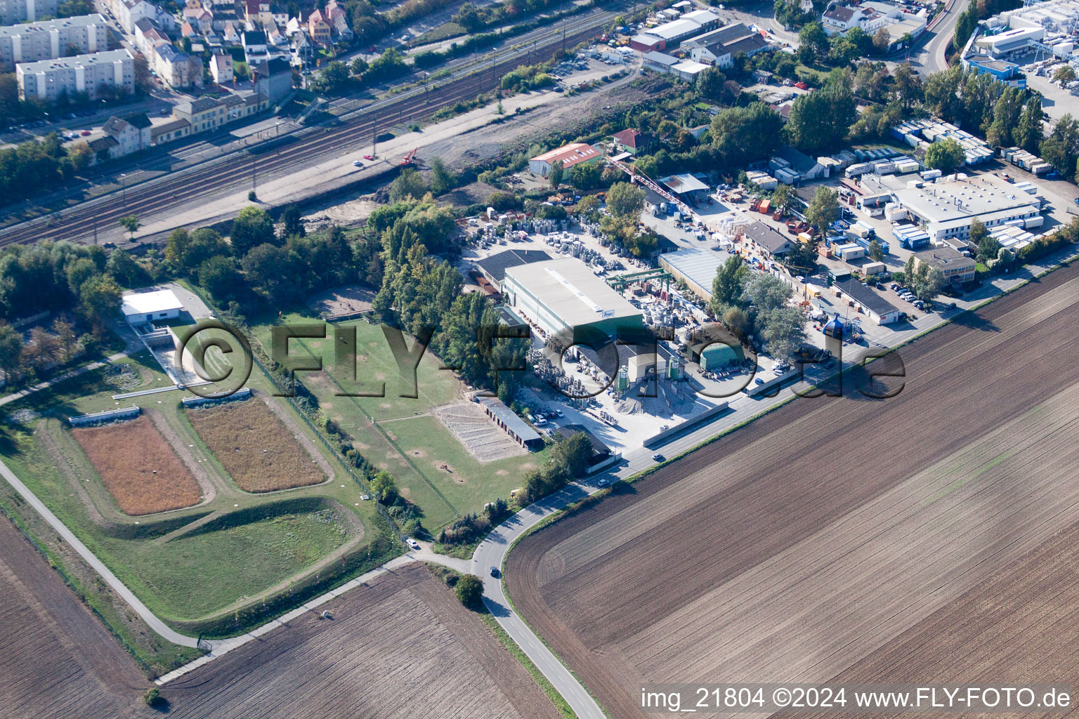 Aerial view of Finger Building Materials GmbH in the district Oggersheim in Ludwigshafen am Rhein in the state Rhineland-Palatinate, Germany