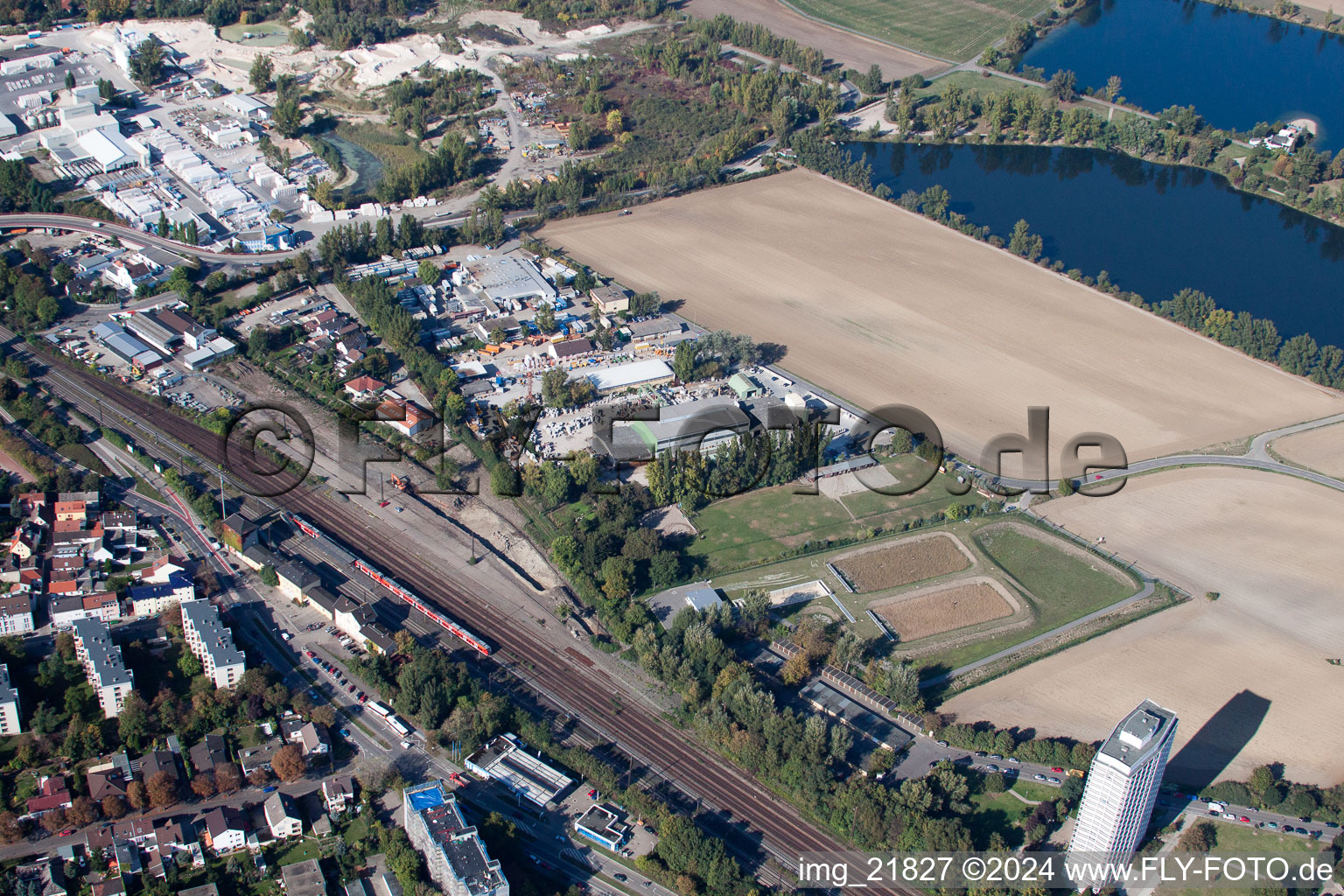 Aerial photograpy of Finger Building Materials GmbH in the district Oggersheim in Ludwigshafen am Rhein in the state Rhineland-Palatinate, Germany