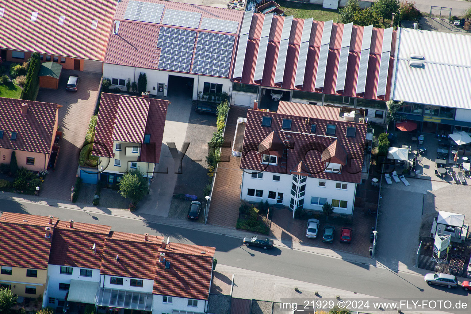 Kapper GmbH Funeral Home in the district Bobenheim in Bobenheim-Roxheim in the state Rhineland-Palatinate, Germany