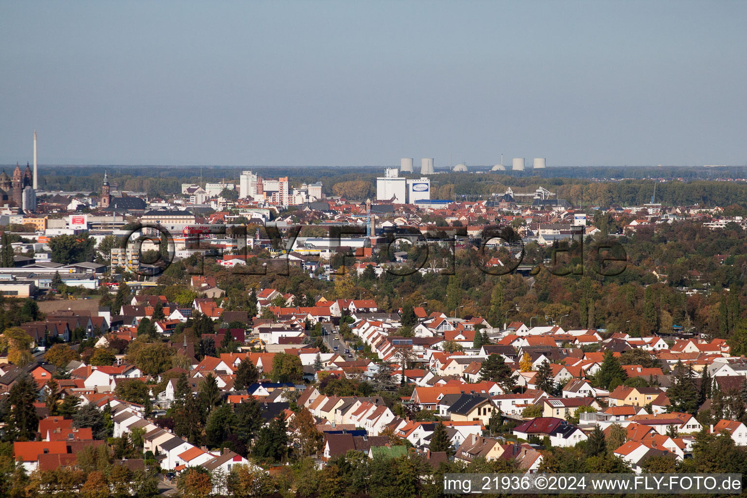 From the south in Worms in the state Rhineland-Palatinate, Germany