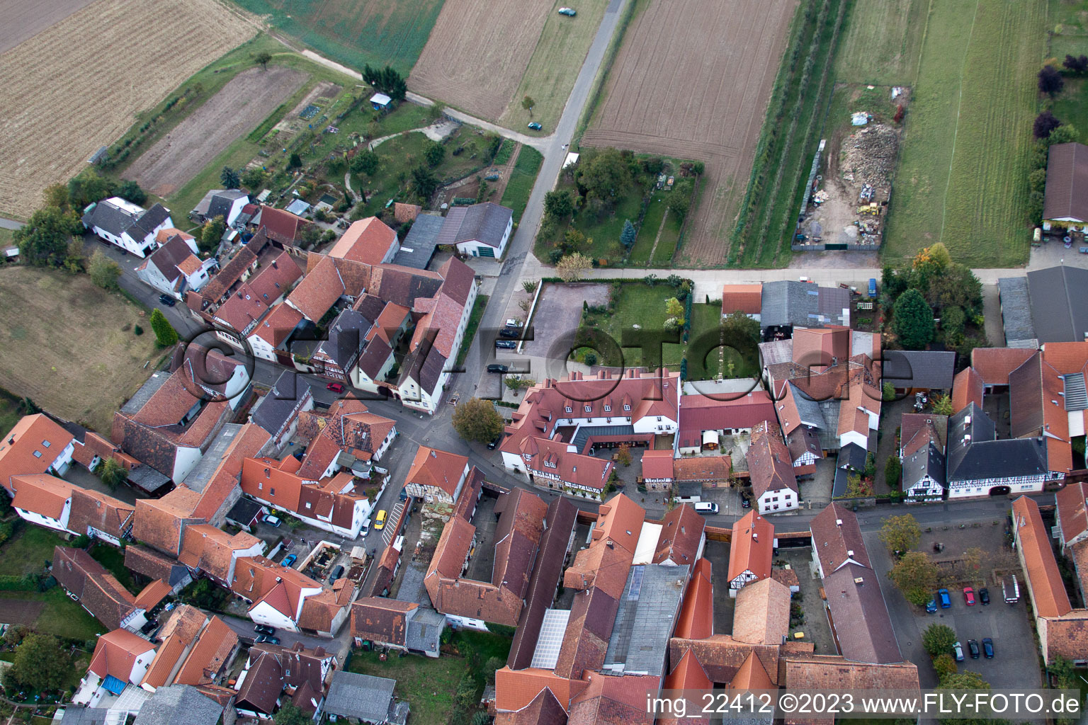 Bird's eye view of District Oberhofen in Pleisweiler-Oberhofen in the state Rhineland-Palatinate, Germany