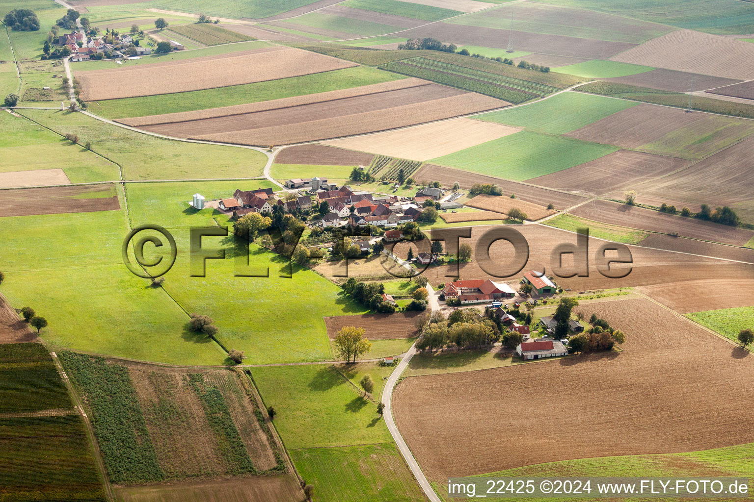 Farm on the edge of cultivated fields in the district Deutschhof in Kapellen-Drusweiler in the state Rhineland-Palatinate, Germany