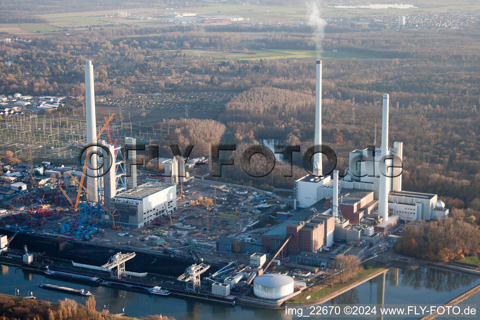 Bird's eye view of EnBW power plant in the district Rheinhafen in Karlsruhe in the state Baden-Wuerttemberg, Germany
