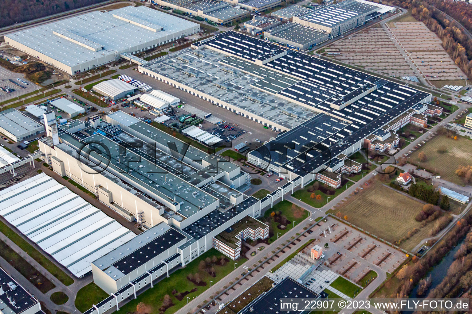Building and production halls on the premises of Mercedes Benz factory Rastatt in Rastatt in the state Baden-Wurttemberg, Germany
