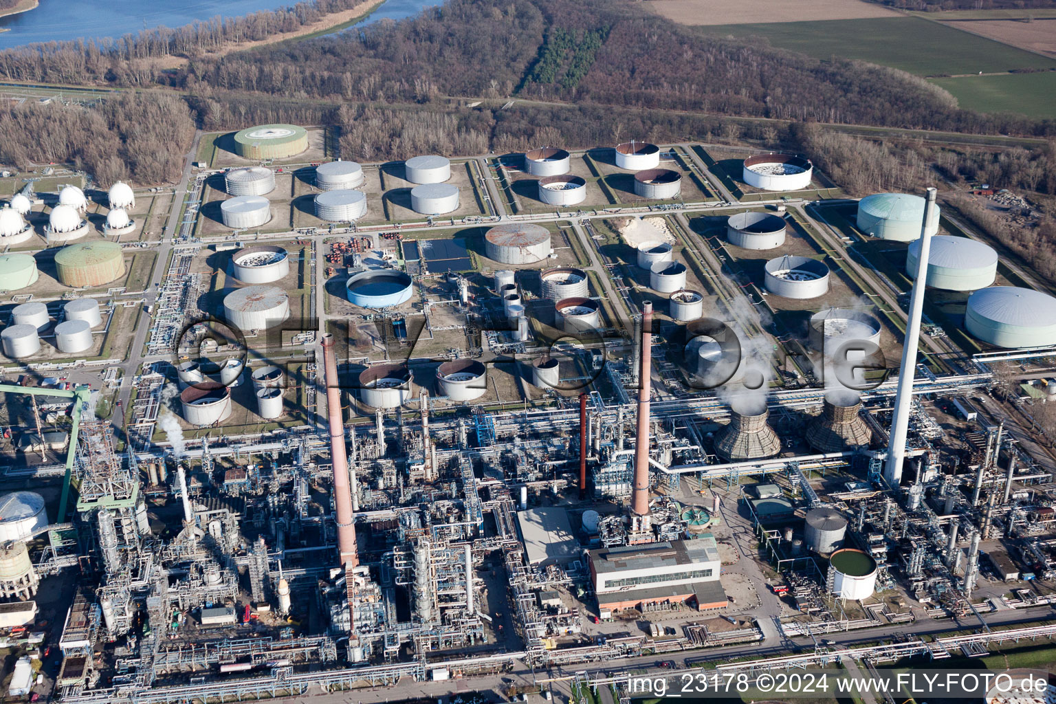 District Knielingen in Karlsruhe in the state Baden-Wuerttemberg, Germany seen from above