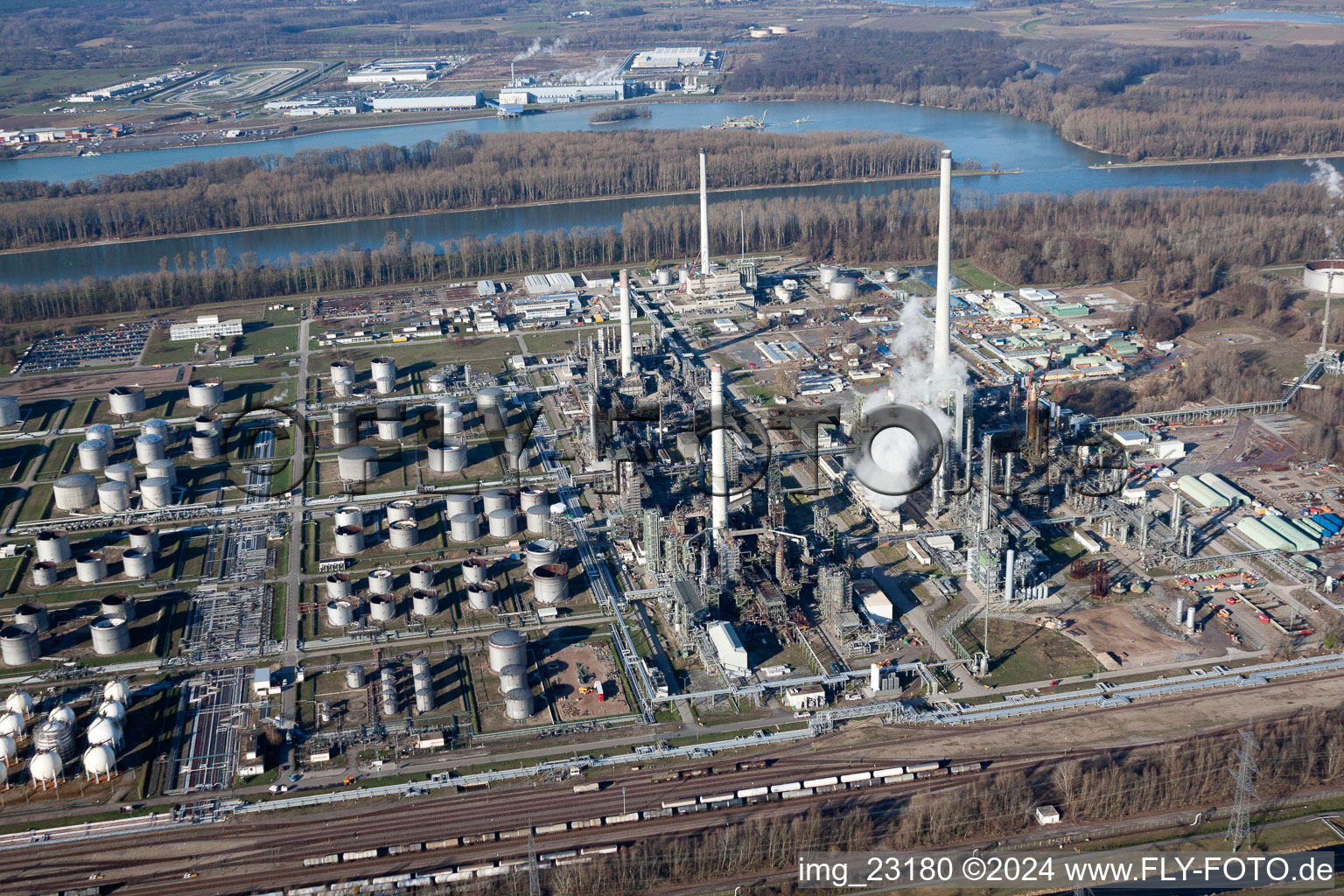 Bird's eye view of District Knielingen in Karlsruhe in the state Baden-Wuerttemberg, Germany