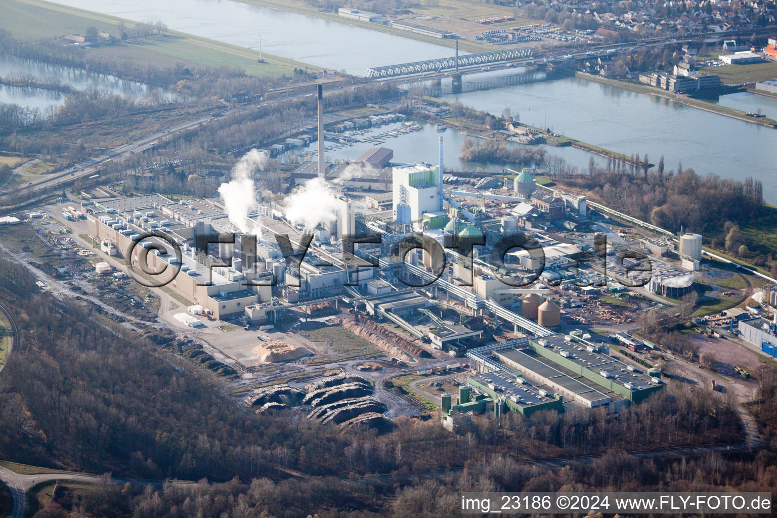 Aerial photograpy of Building and production halls on the premises of Papierfabrik Stora Enso in the district Maxau in Karlsruhe in the state Baden-Wurttemberg