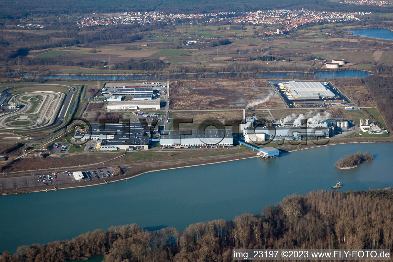 Building and production halls on the premises of Papierfabrik Palm GmbH & Co. KG in the district Industriegebiet Woerth-Oberwald in Woerth am Rhein in the state Rhineland-Palatinate