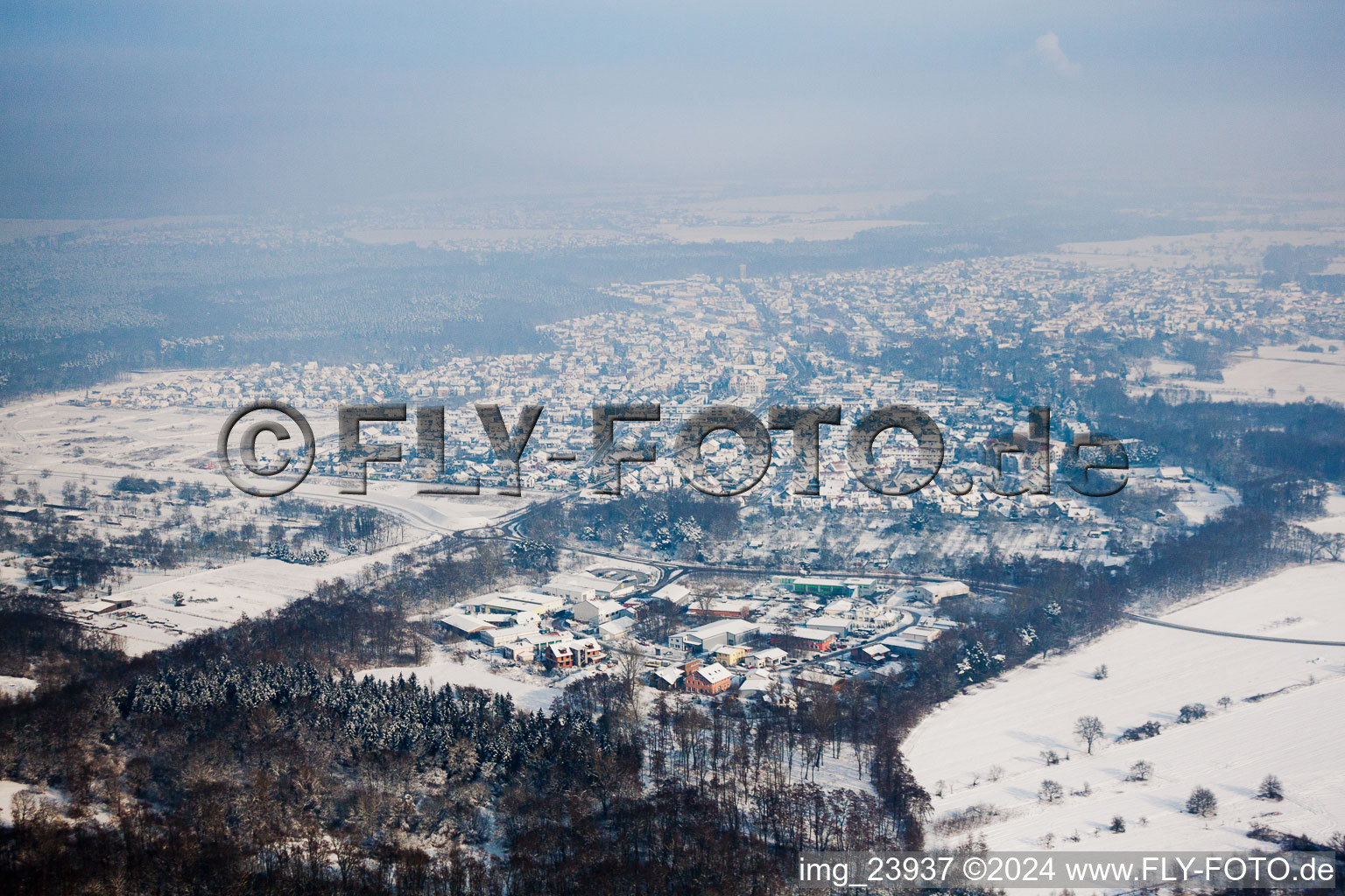 From the north in Wörth am Rhein in the state Rhineland-Palatinate, Germany