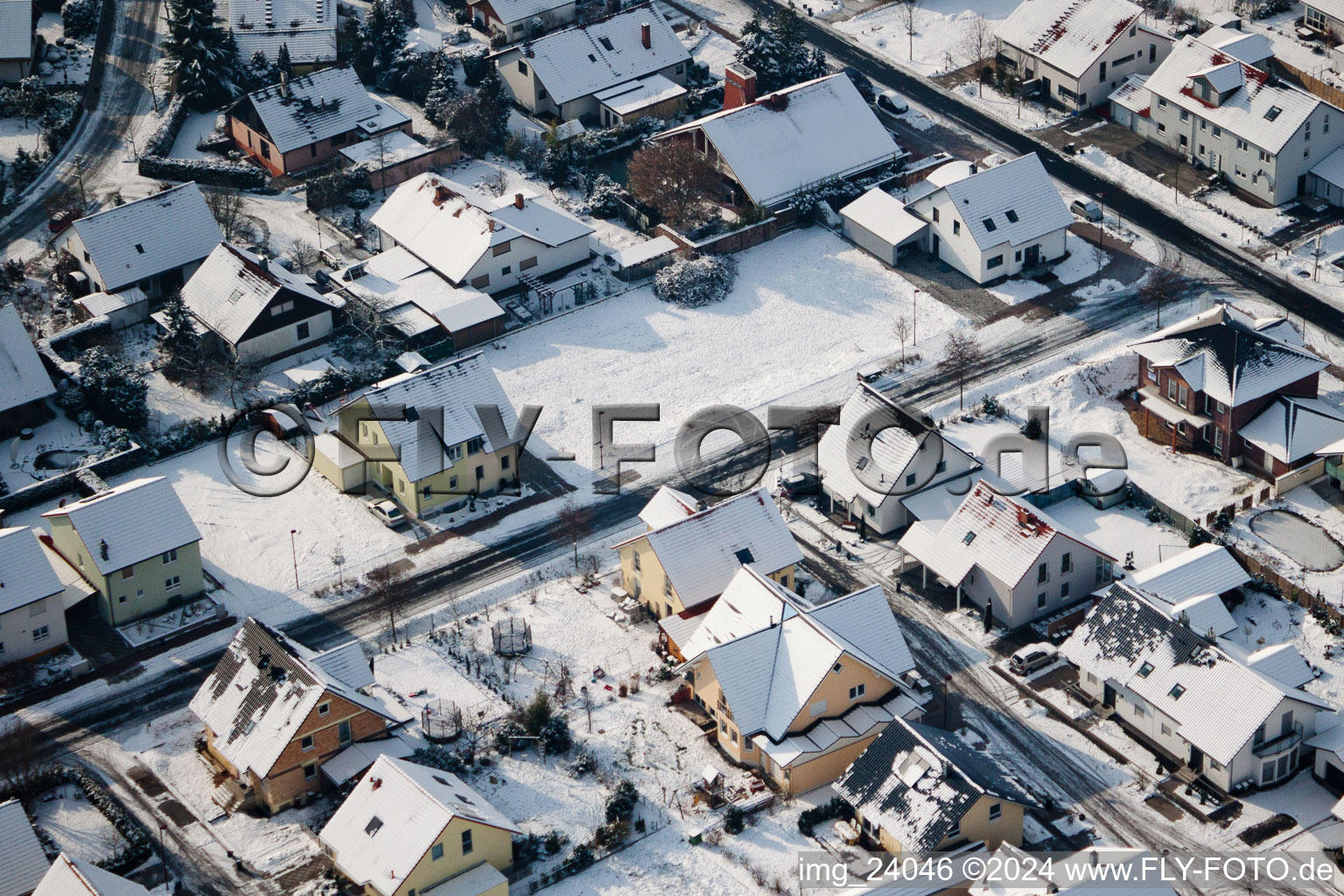 New development area Tongruben in Rheinzabern in the state Rhineland-Palatinate, Germany seen from a drone