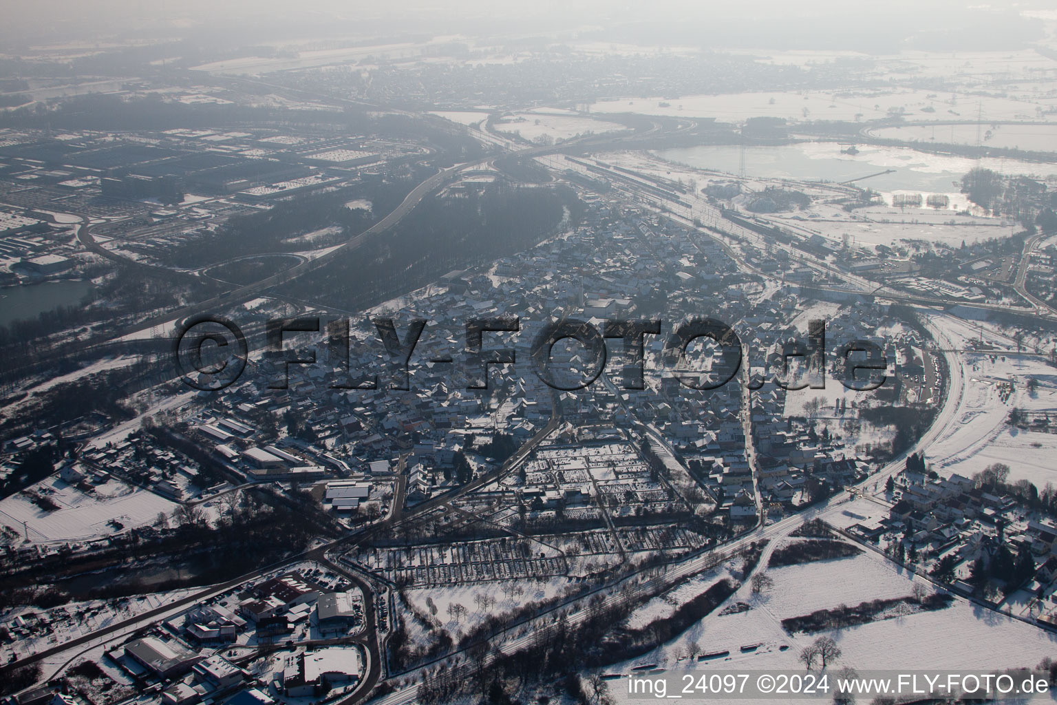 From northwest in Wörth am Rhein in the state Rhineland-Palatinate, Germany