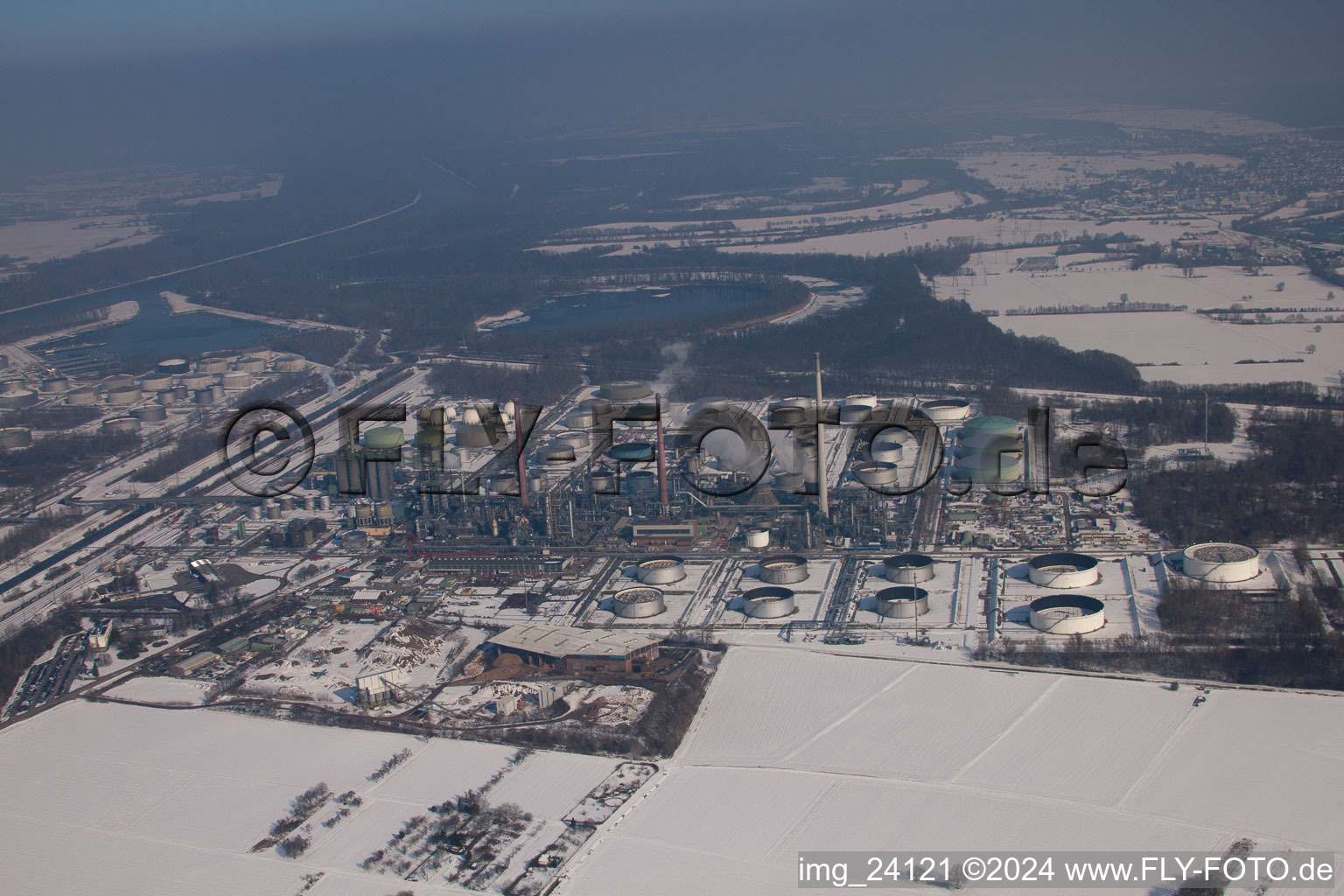 Oblique view of Refineries in the district Knielingen in Karlsruhe in the state Baden-Wuerttemberg, Germany