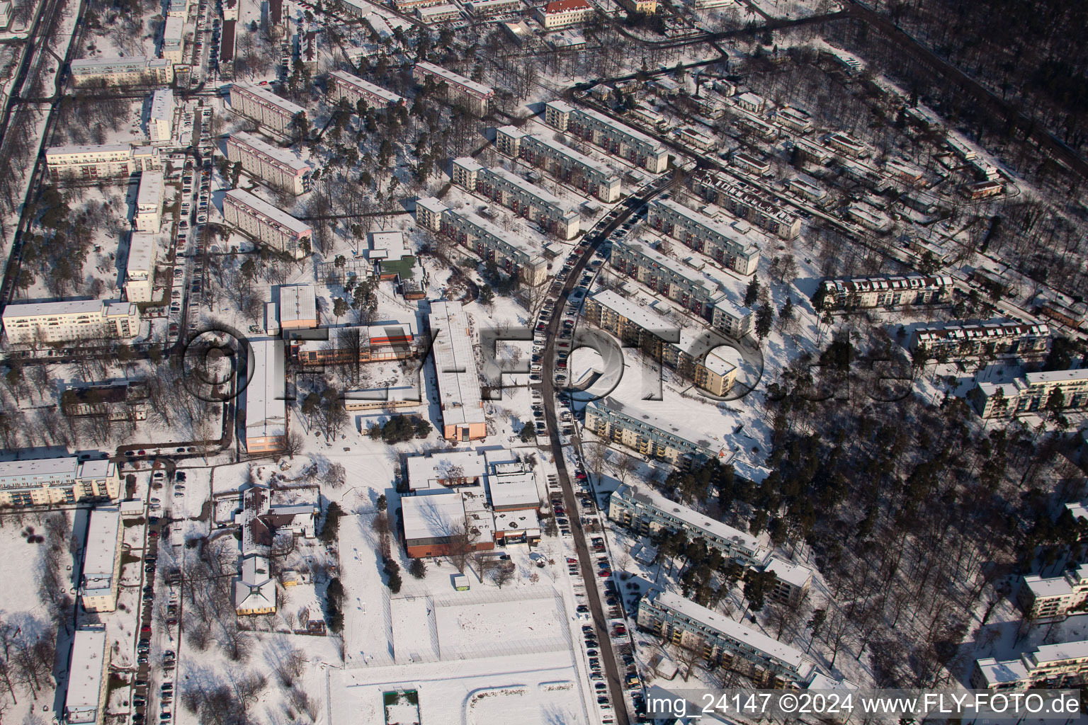 Oblique view of Tennessee alley in winter with snow in the district Nordstadt in Karlsruhe in the state Baden-Wuerttemberg, Germany