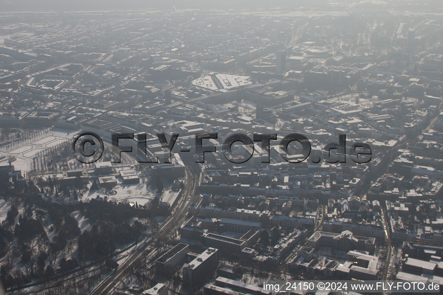 Aerial photograpy of Lock in the district Innenstadt-West in Karlsruhe in the state Baden-Wuerttemberg, Germany